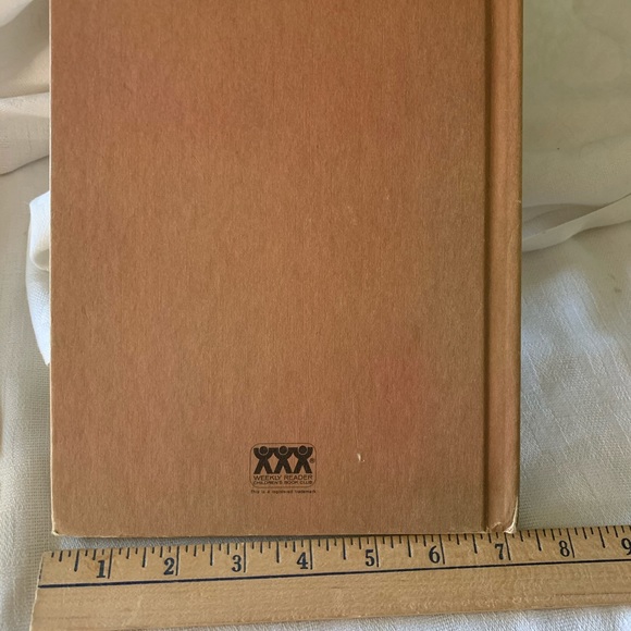 This is a 1973 weekly Reader book - Picture 3 of 3